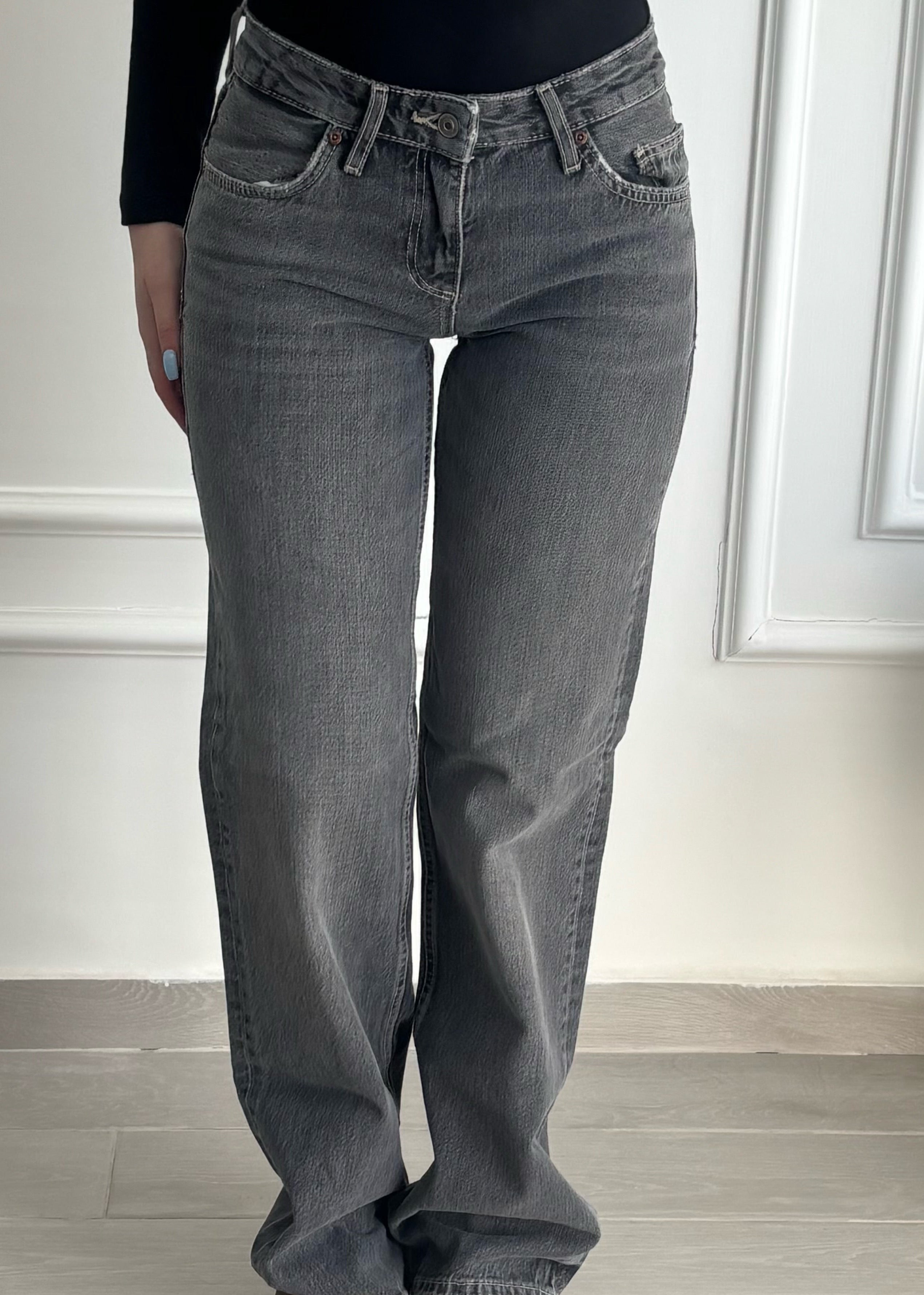 MID-RISE GREY JEANS