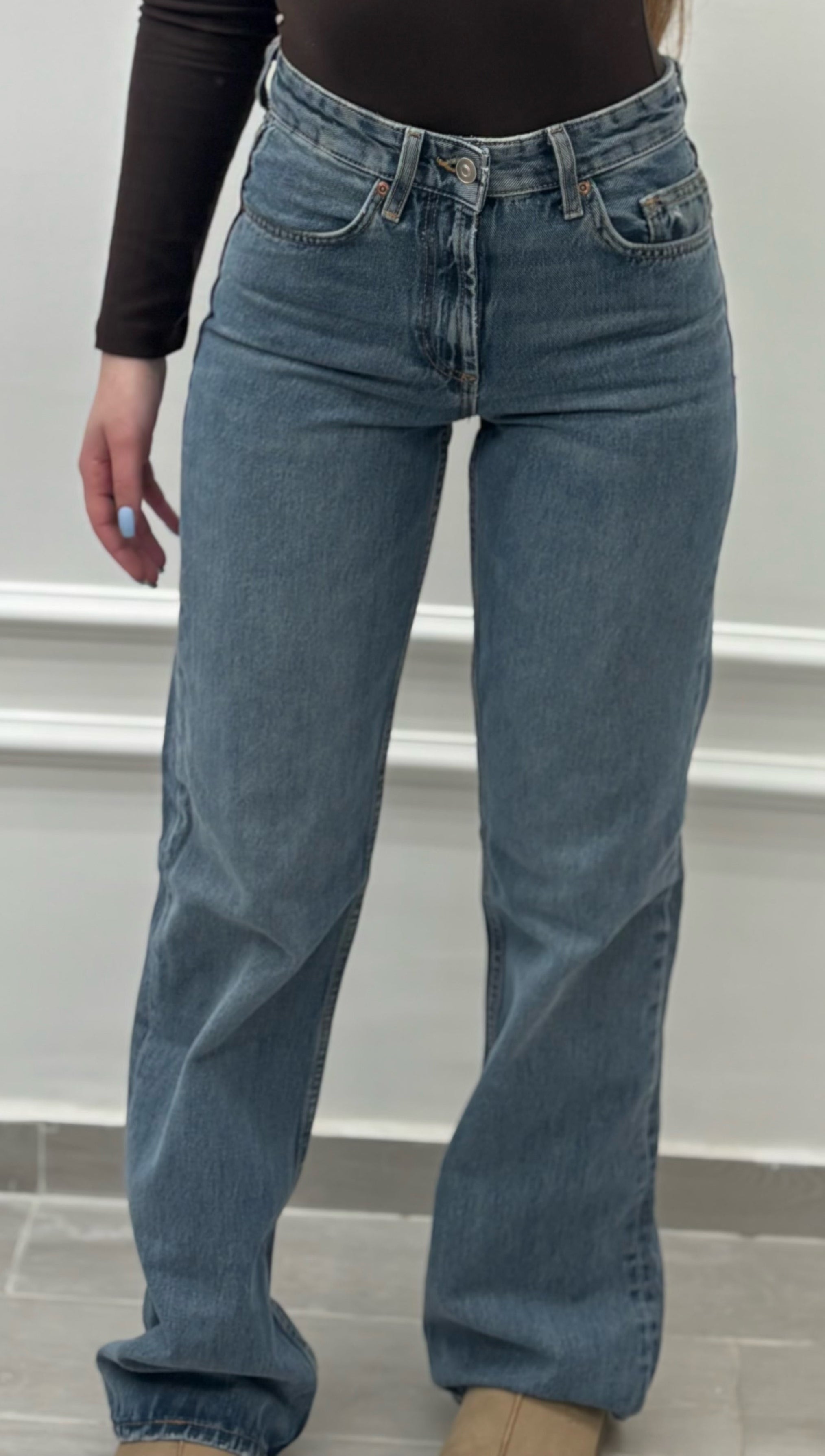 HIGHY WAISTED STRAIGHT LEG