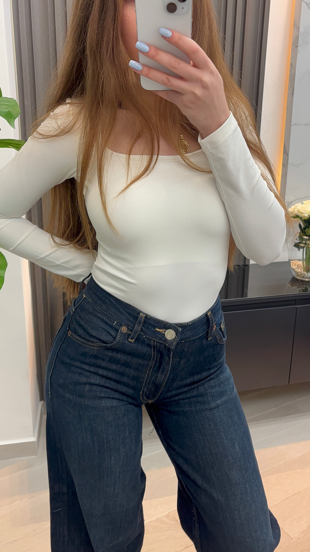 HIGH RISE NAVY JEANS